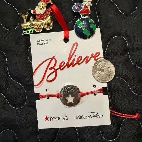 Holiday Bracelet & 2 vintage brooches Adult or teen - Picture 3 of 3